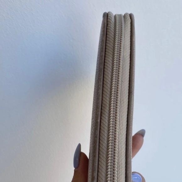 Chanel Caviar Wallet Beige - Picture 5 of 8